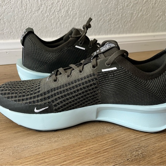 Nike Interact Run
Men's Road Running Shoes - Picture 5 of 9